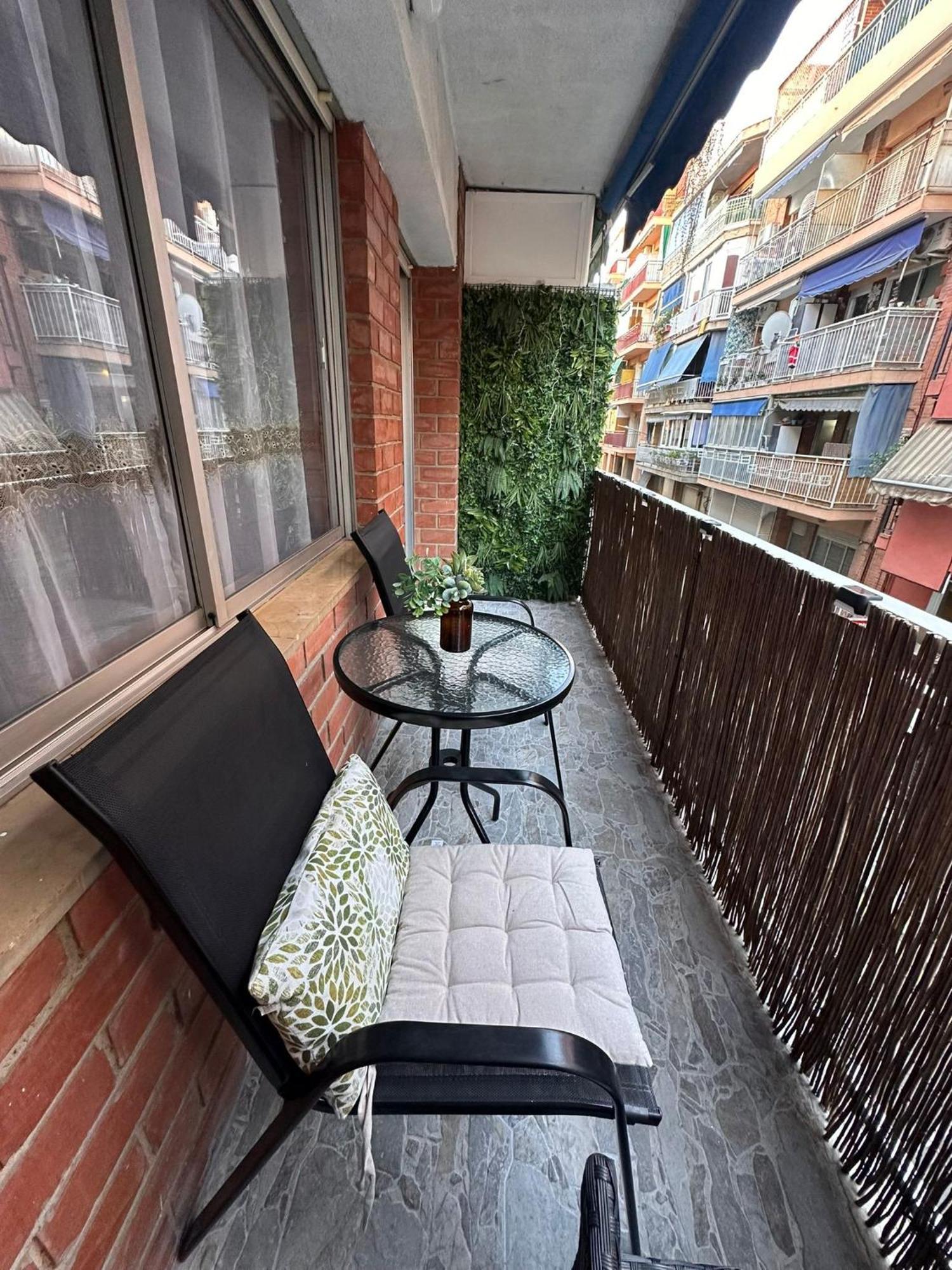 Happy Hideaway Apartment Alicante Bagian luar foto